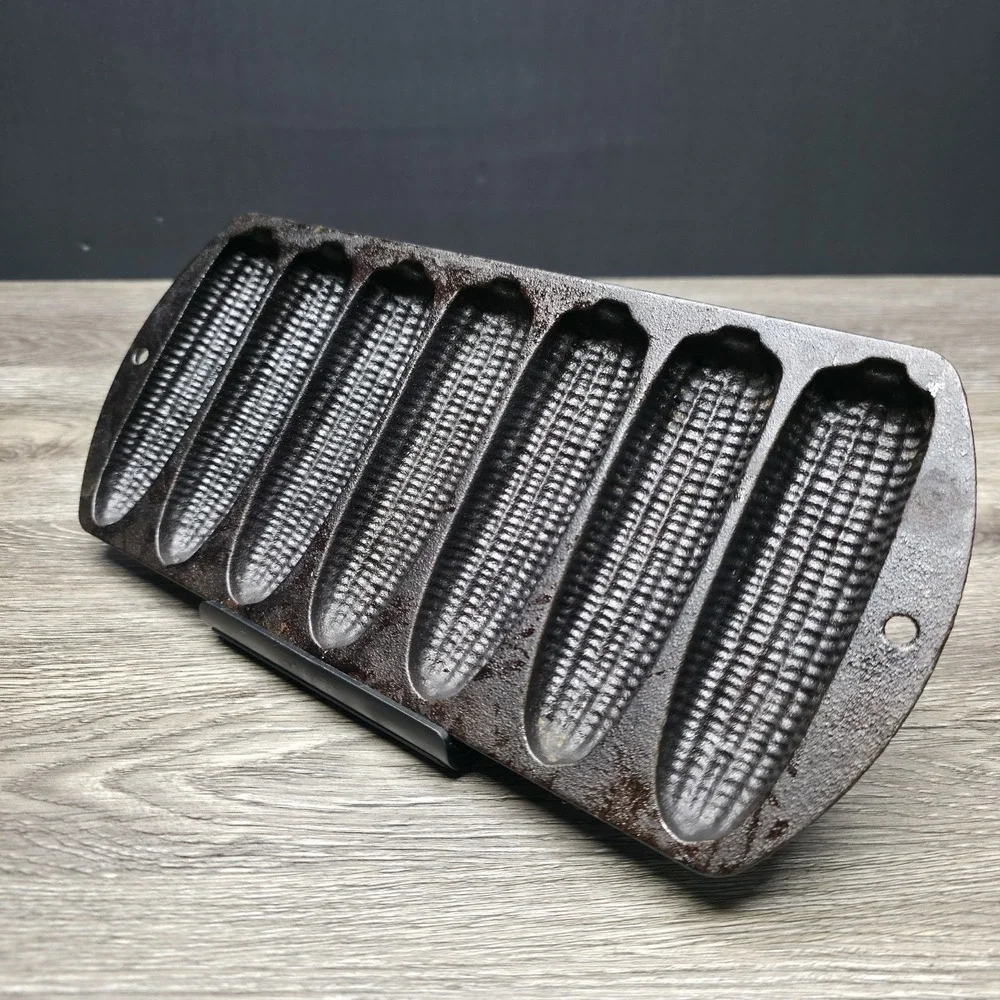 Lodge vintage cast